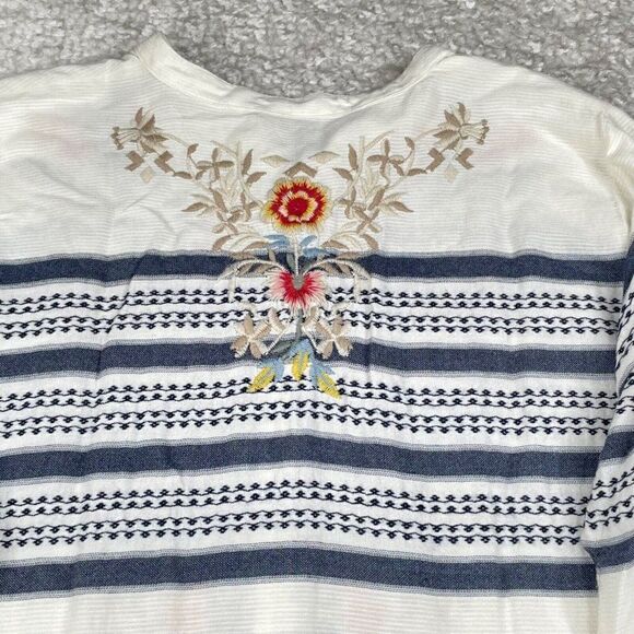 JOHNNY WAS Embroidered Floral Tunic Blouse - Picture 10 of 11